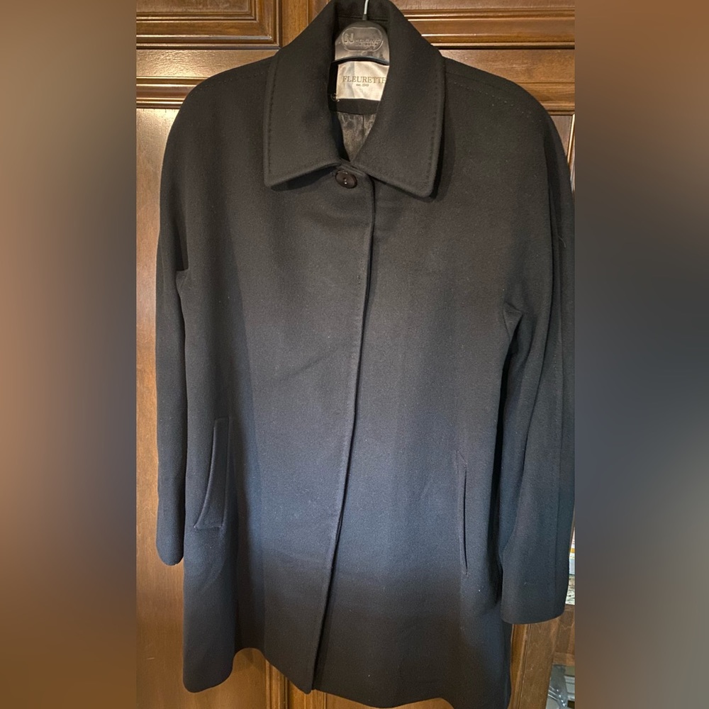 Fleurette Coat 100% Wool coat- Like new!Size 18 CHRISTMAS DISCOUNT!!